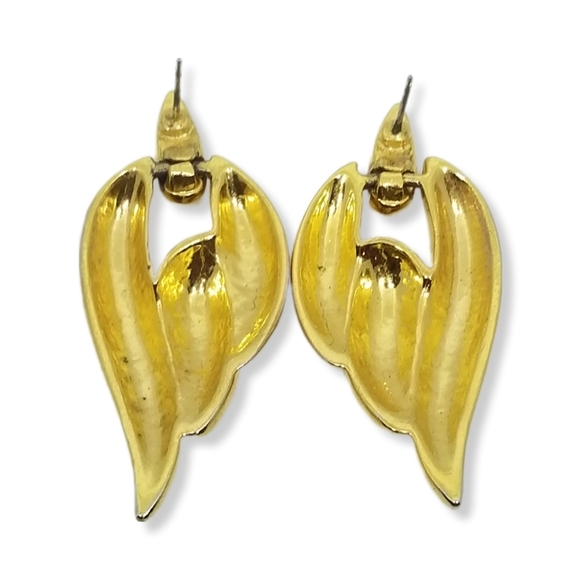 VINTAGE GOLDTONE WINGED HEART STATEMENT NECKLACE & EARRINGS SET - Picture 10 of 10